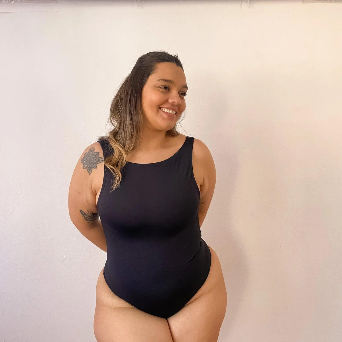 Body Atenas decote nas costas Preto