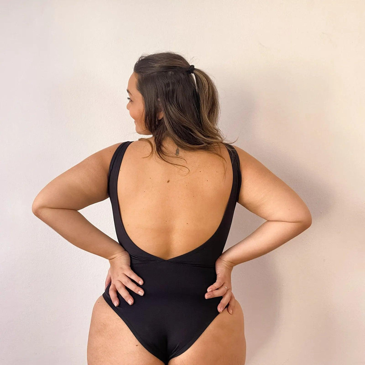 Body Atenas decote nas costas Preto